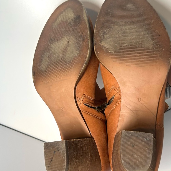 Madewell Tan Ankle Boots - Picture 16 of 16